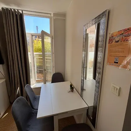 Superbes T1 Meuble Pour 4 Personnes Face Gare Lille-flandres